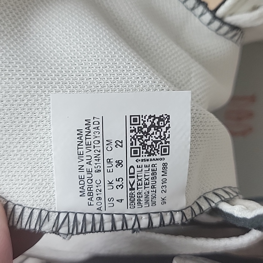Converse high top Brand new platform in the box no lid. - Picture 13 of 16